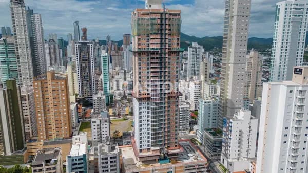 Apartamento Horizon Andar Altíssimo com 3 Suítes 2 Vagas FG Centro de Balneário Camboriú Promoção