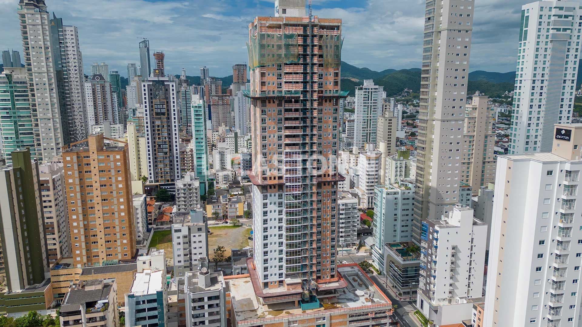 Apartamento Horizon Andar Altíssimo com 3 Suítes 2 Vagas FG Centro de Balneário Camboriú Promoção
