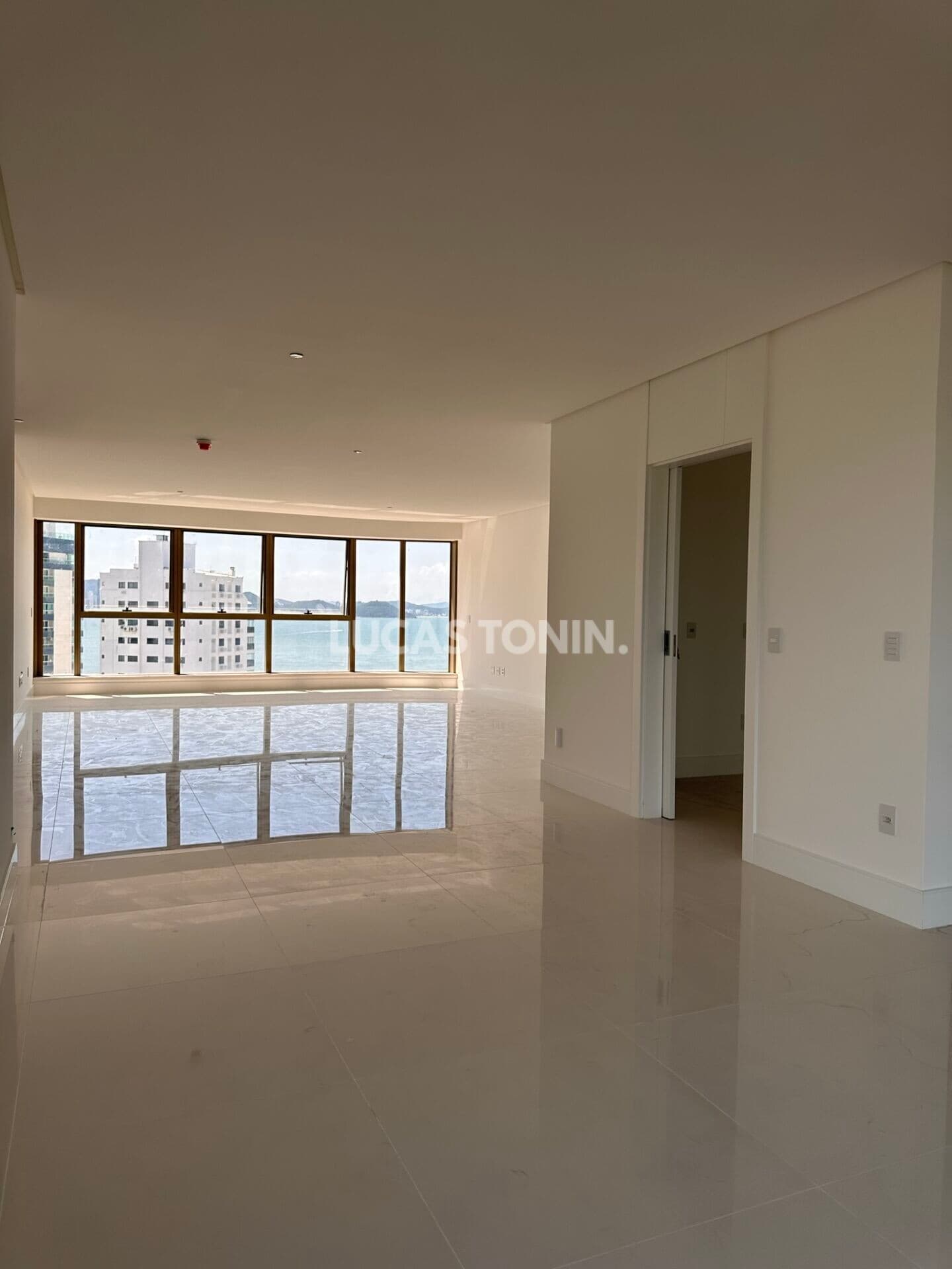 Apartamento Yachthouse 265m2 4 Suítes 3 Vagas Barra Sul Balneário Camboriú