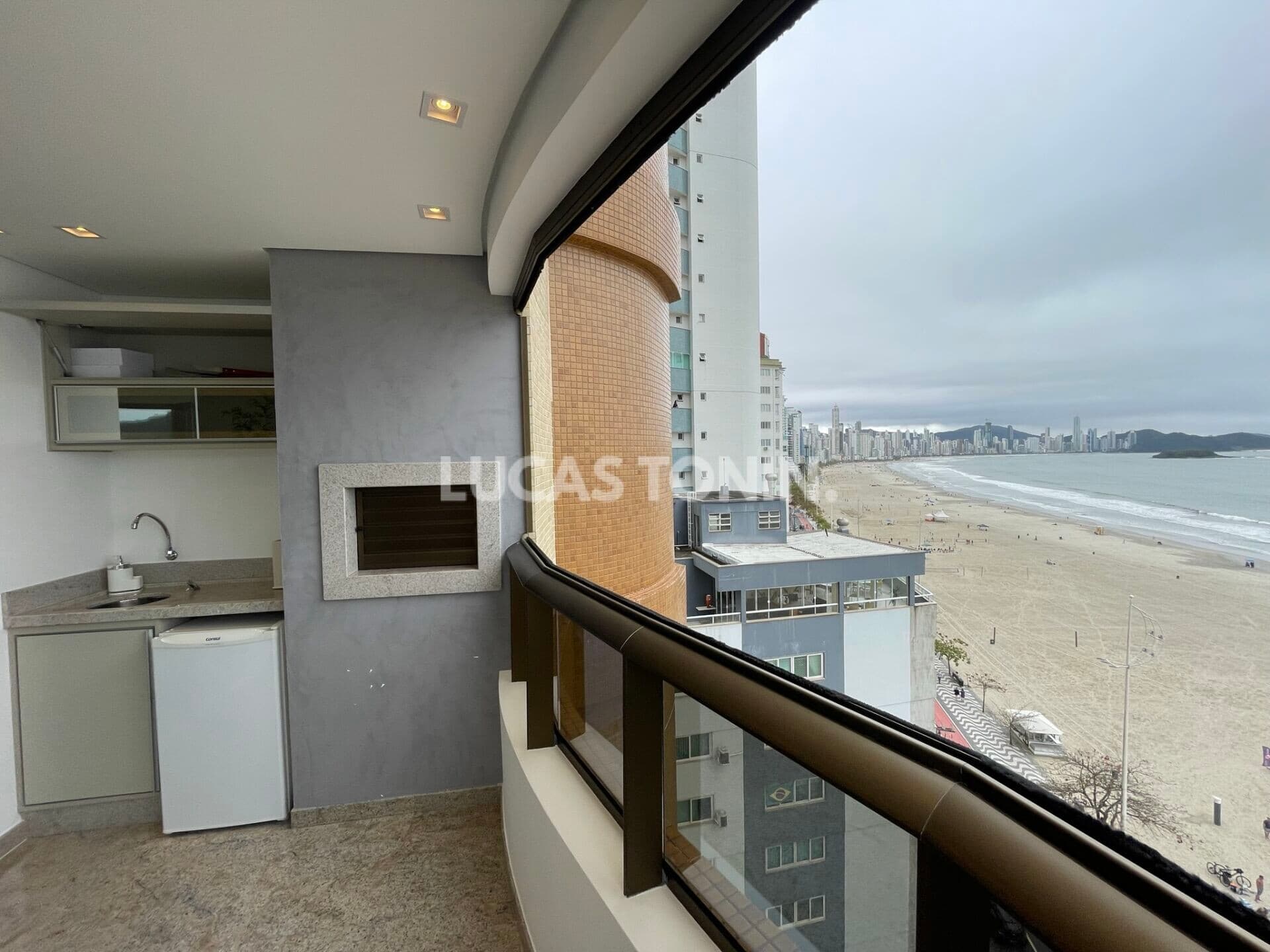 Apartamento Frente Mar Mobiliado Vale Dourado 110m² 3 Quartos e 2 Vagas Barra Sul