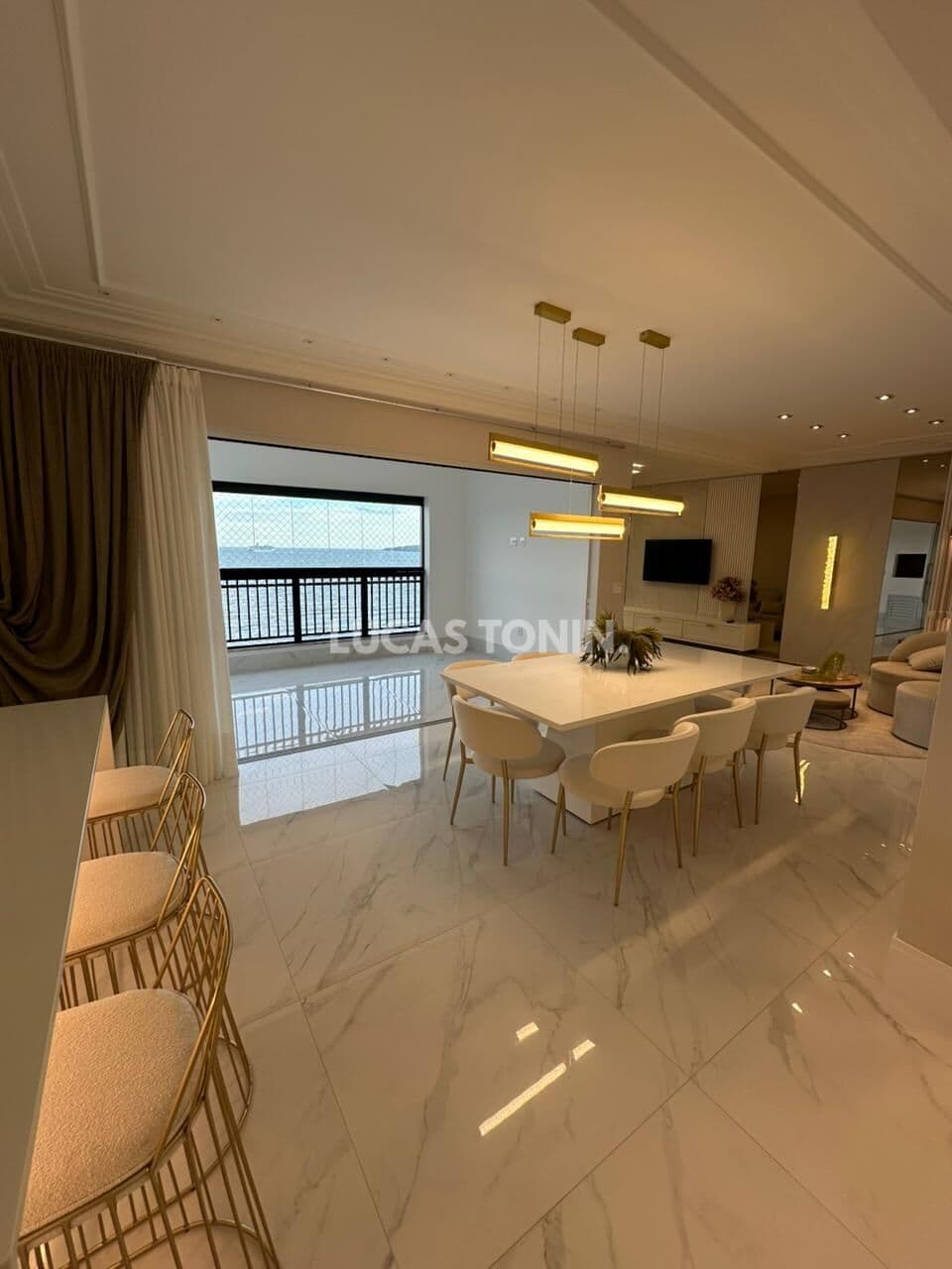 Apartamento Mobiliado 4 Suítes e 3 Vagas Jardim Europa Frente Mar Porto Belo
