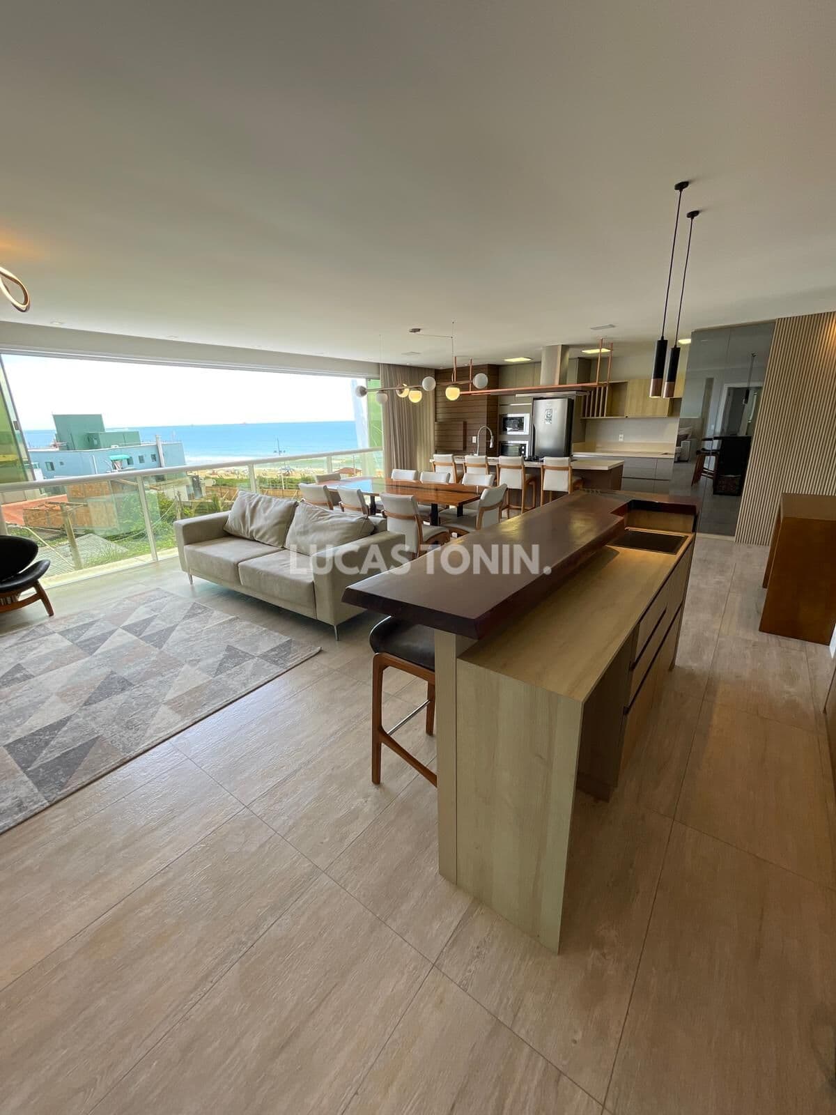 Apartamento Mobiliado 4 Suítes e 3 Vagas Mirage Frente Mar Praia dos Amores