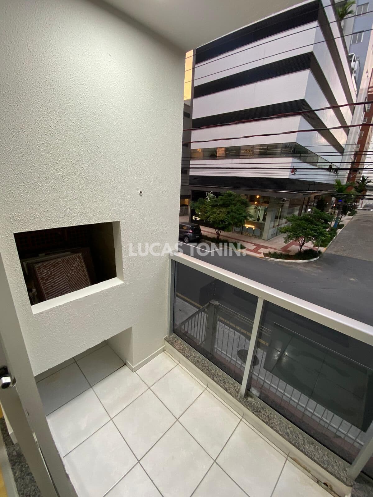 Apartamento 2 Quartos e 1 Vaga Ponta da Cruz Quadra Mar Balneário Camboriú