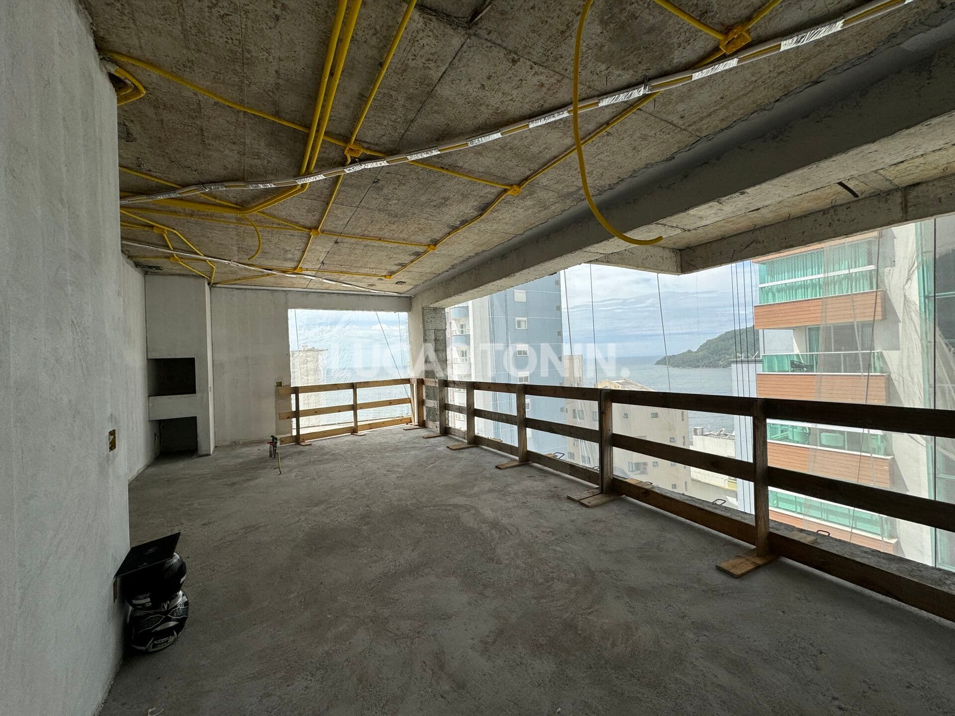 Apartamento Zenith Tower Barra Sul Quadra Mar 4 Suítes Vista Mar e 3 Vagas