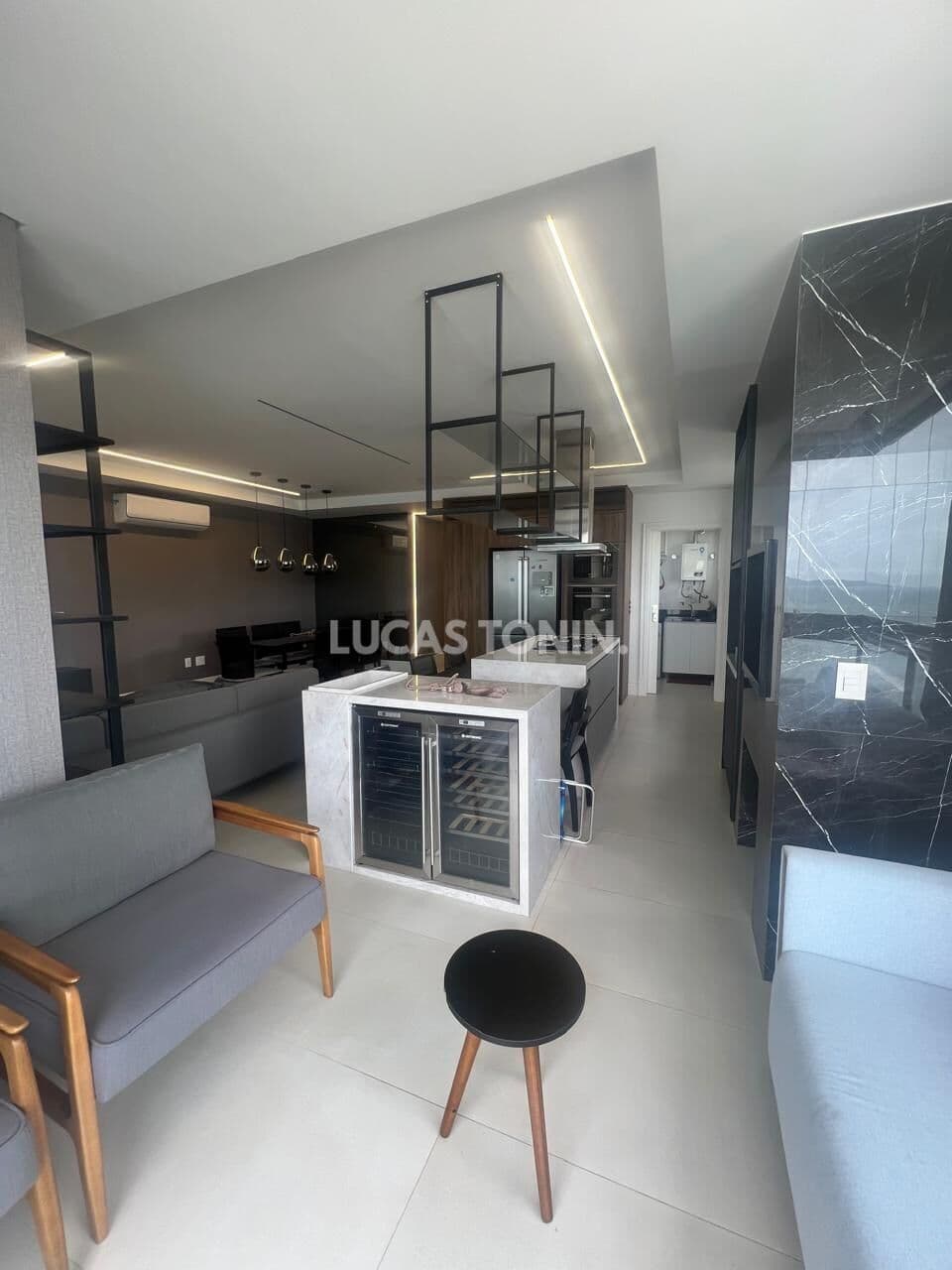 Apartamento Mobiliado 3 Suítes e 3 Vagas Marina View Frente Mar Itapema