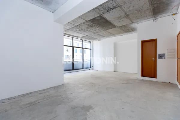 Sala Comercial no Universo Life Square Pronto para Uso com 1 Vaga Centro de Curitiba