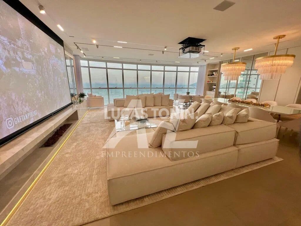 Apartamento 4 Suítes e 4 Vagas Millenium Frente Mar Balneário Camboriú