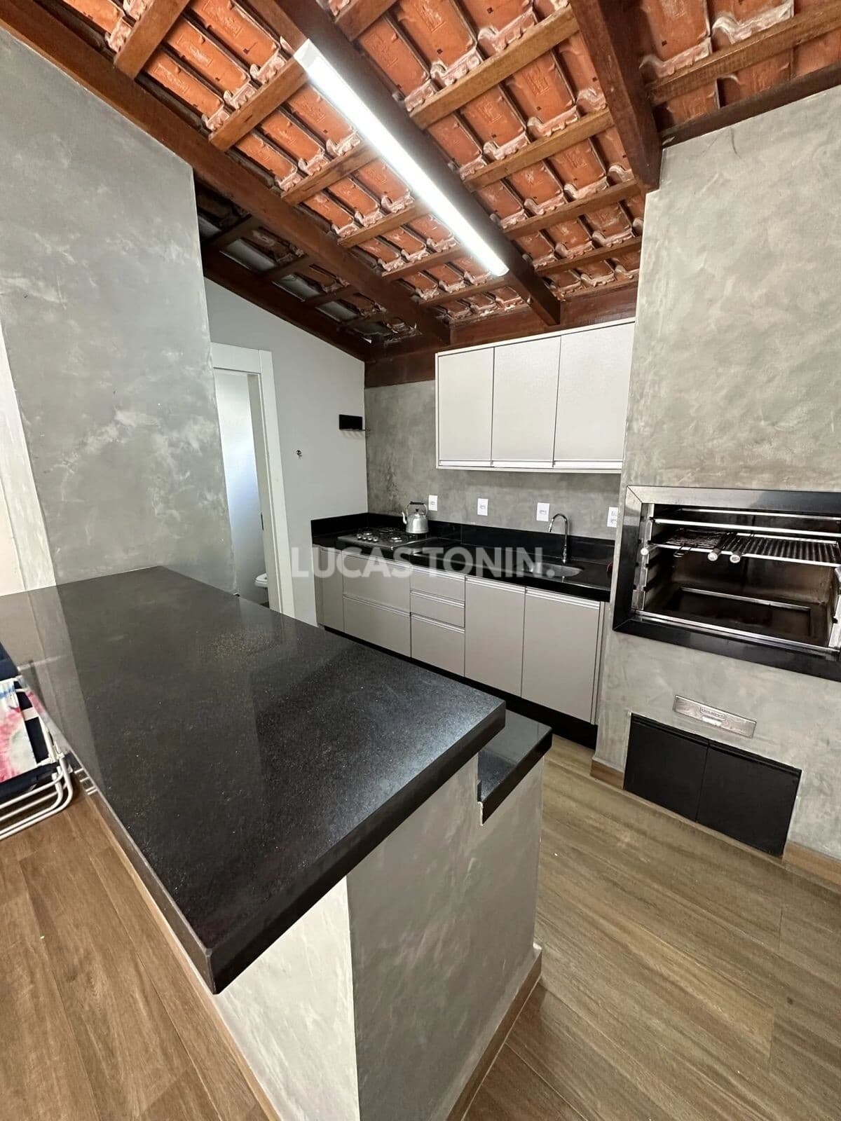 Apartamento Garden Diferenciado Barra Sul Mobiliado com 3 Quartos e Estúdio Musical