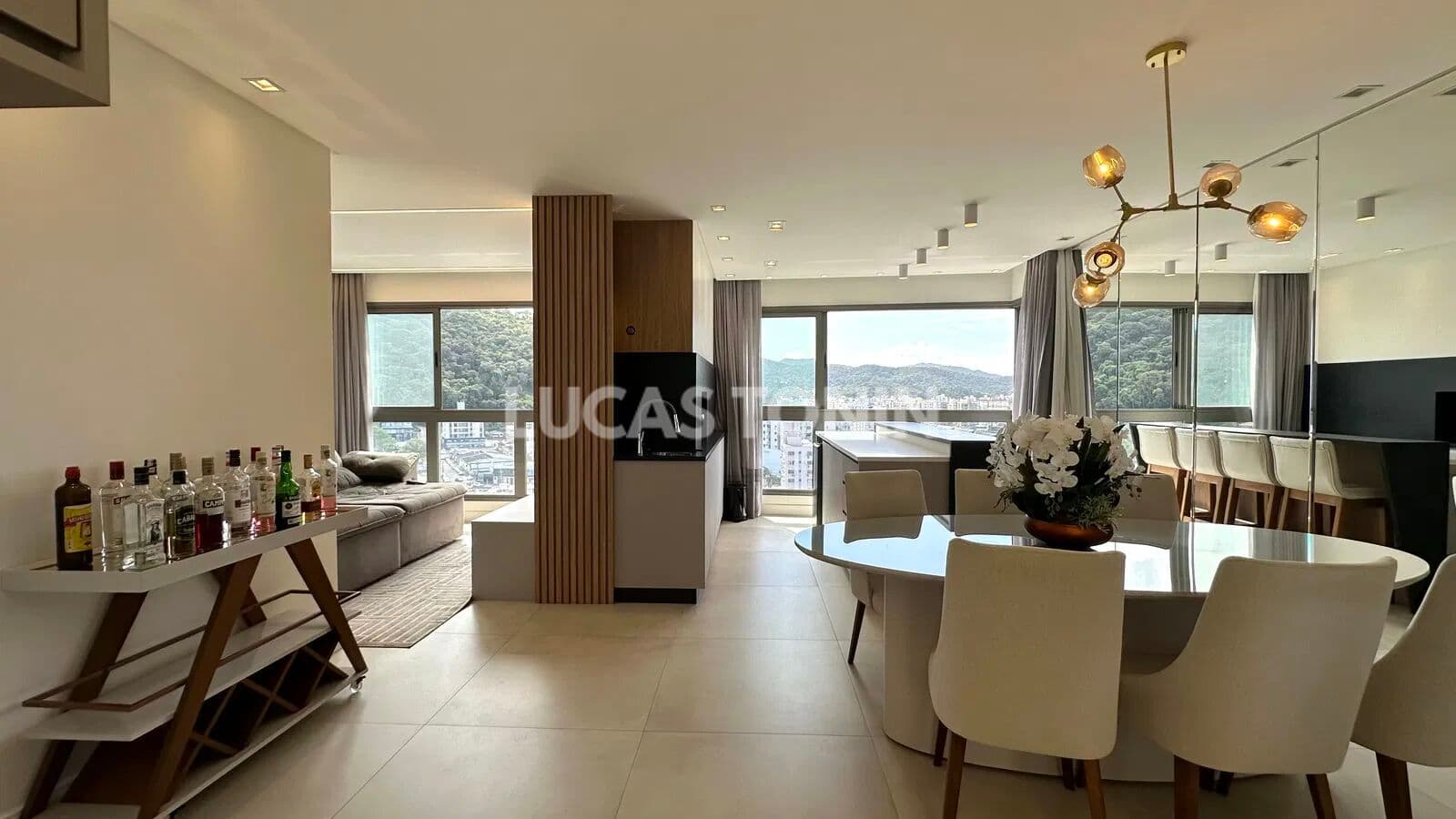 Apartamento Mobiliado Home Square 3 Suítes e 2 Vagas Próximo Mar Balneário Camboriú