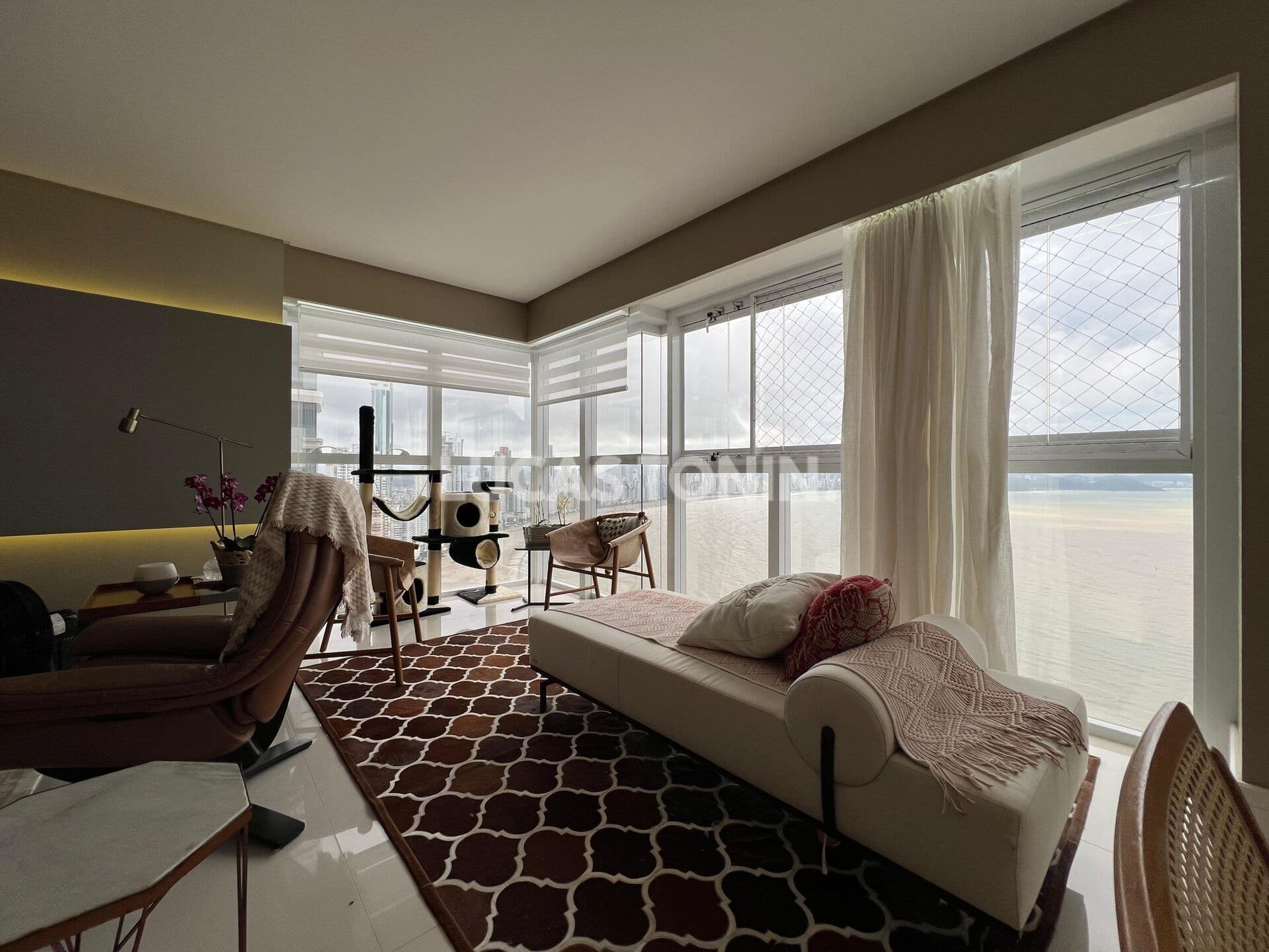 Apartamento Ibiza Towers Torre Central Oportunidade com 4 Suítes 4 Vagas Mobiliado Barra Sul Balneário