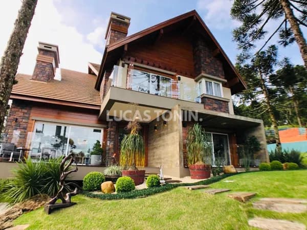 Sobrado de Luxo em Condomínio com 5 Suítes 4 Vagas Mobiliado em Gramado com Piscina Exclusividade