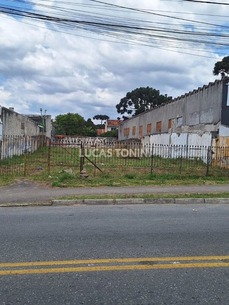 Terreno De Rua no Pinheirinho Pronto para Construir a 50 metros do Condor