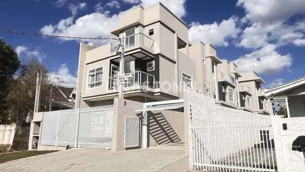 Sobrado em Condomínio no Boqueirão com 3 Quartos sendo 1 Suíte 1 Vaga Terraço Churrasqueira