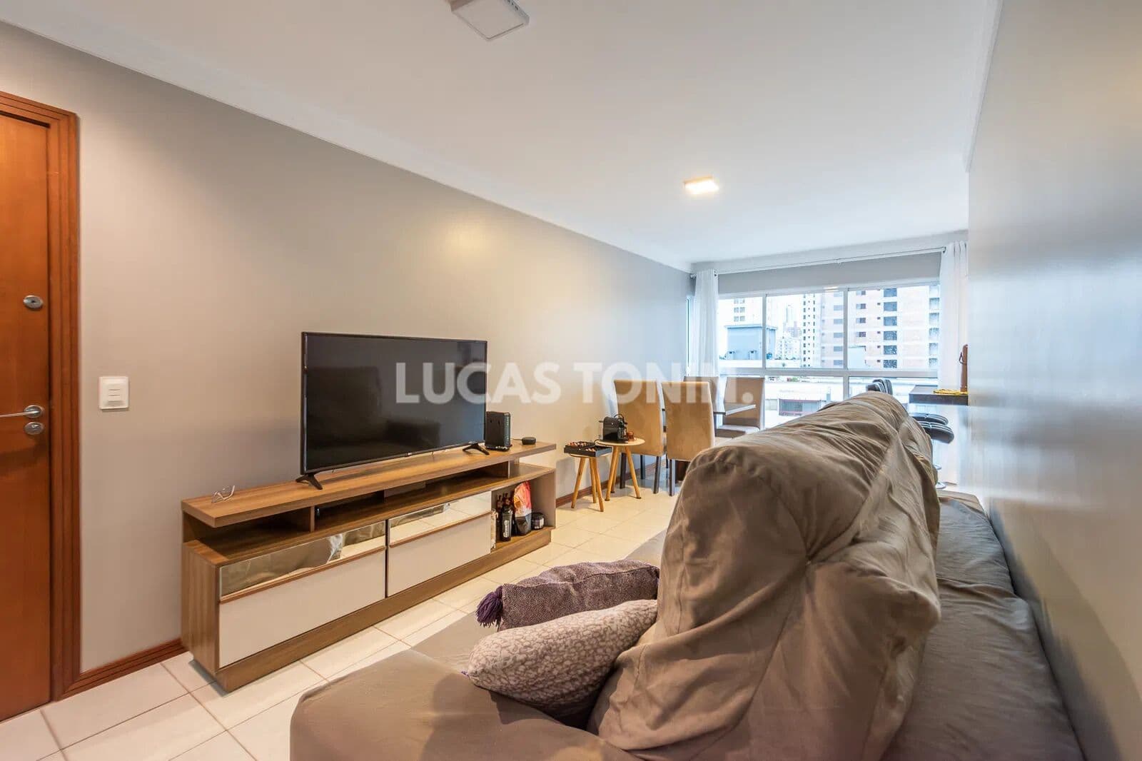 Apartamento Mobiliado 3 Quartos Sendo 1 Suíte 700m do Mar Balneário Camboriú