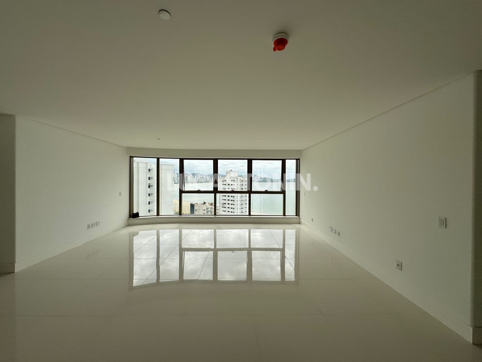 Apartamento Yachthouse 265m2 4 Suítes 3 Vagas Barra Sul Balneário Camboriú