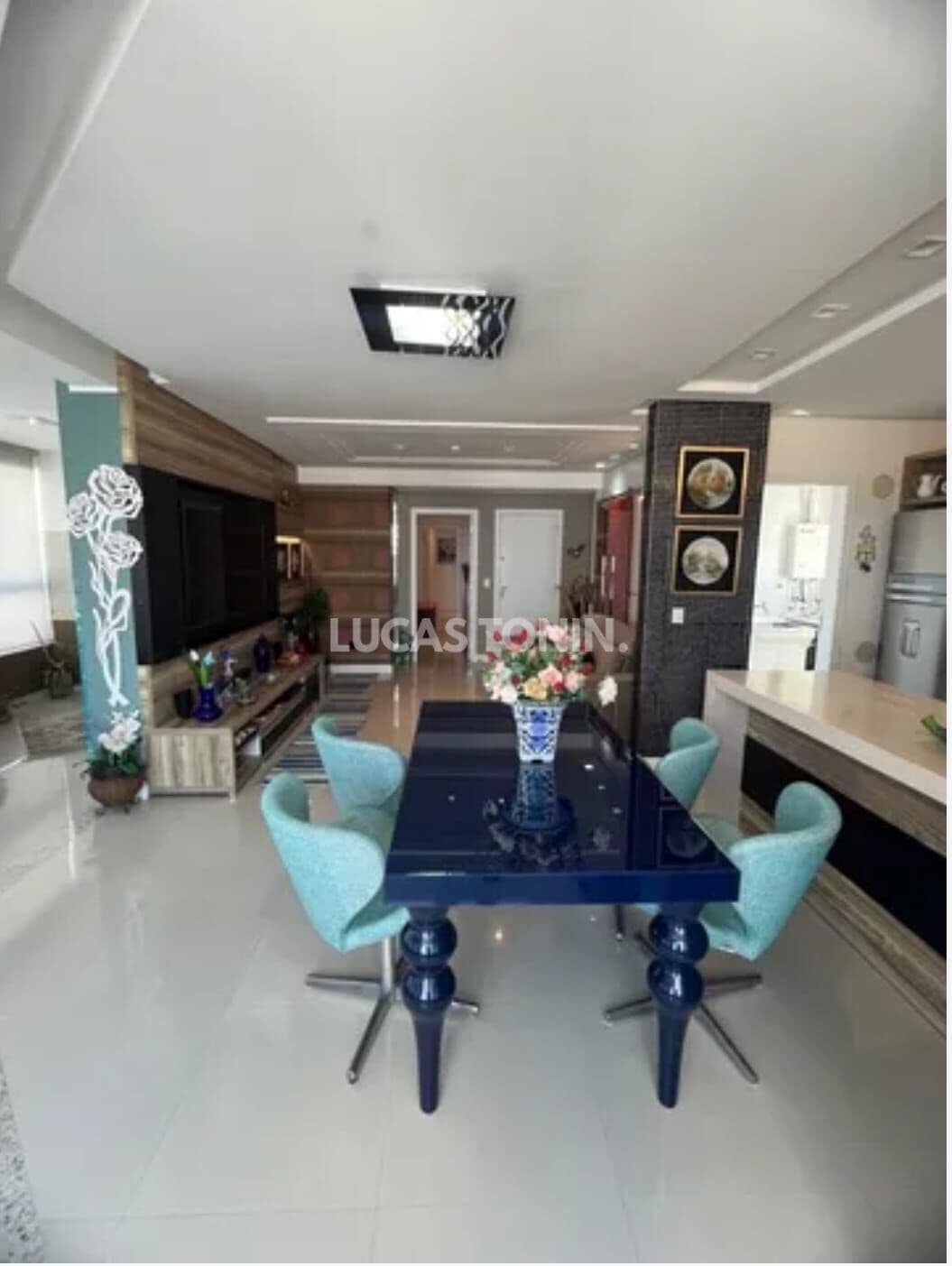Apartamento Mobiliado 3 Suítes e 2 Vagas Farol do Arvoredo Quadra Mar Balneário Camboriú