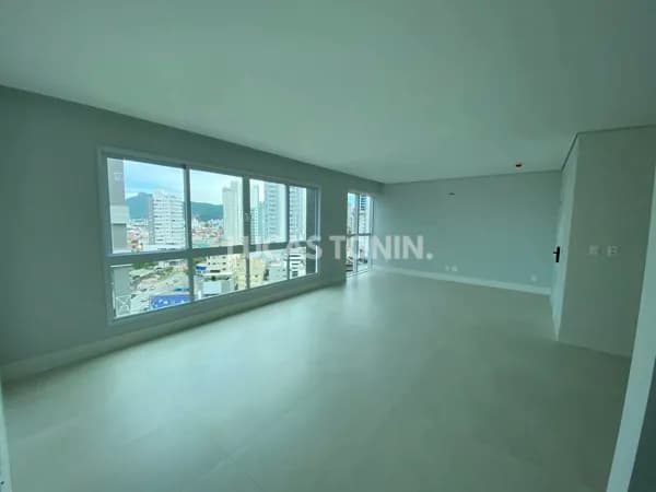 Apartamento 4 Quartos Sendo 2 Suítes Solar di Capri Próximo Mar Balneário Camboriú