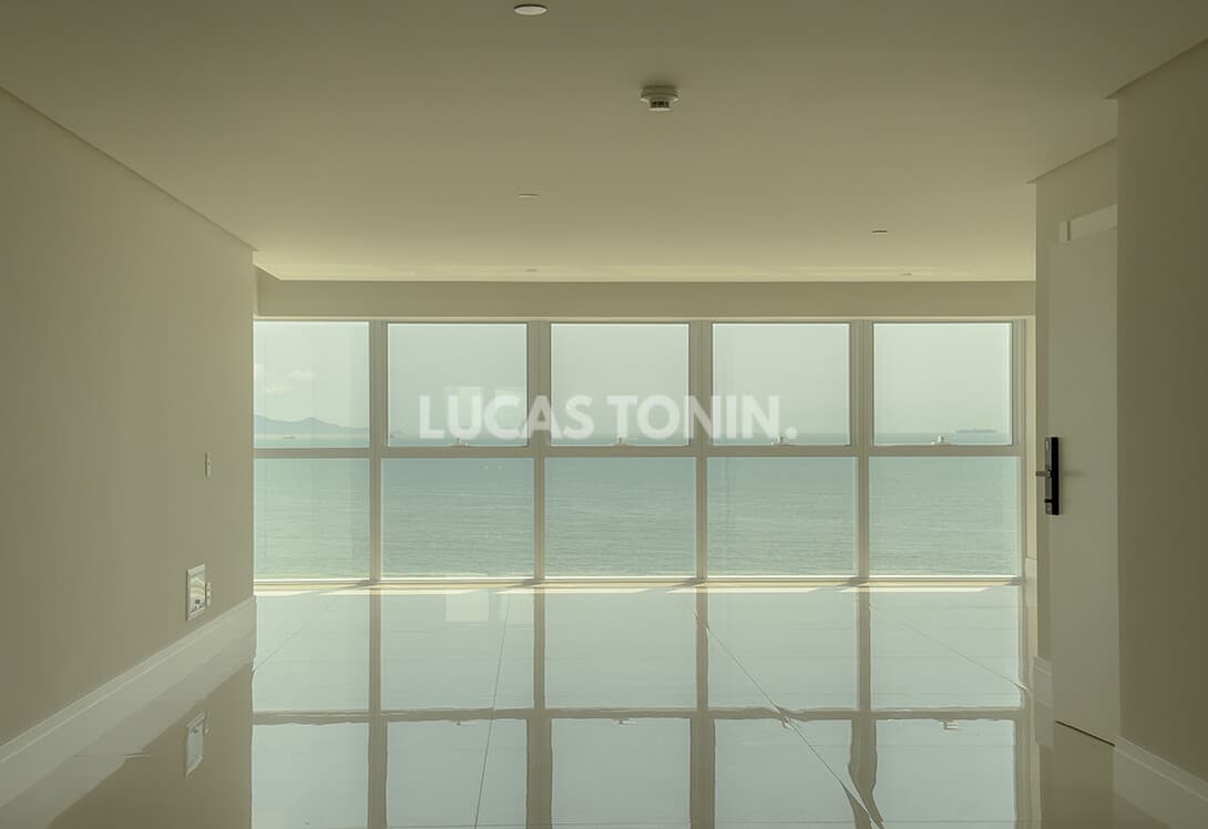 Apartamento Frente Mar pé na areia One Tower 4 Suítes 3 Vagas Barra Sul