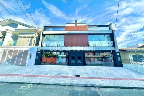 Sobrado de Rua no Nações com 3 Suítes 2 Vagas Novo Oportunidade em Balneário Camboriú