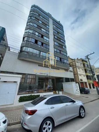 Apartamento na avenida principal