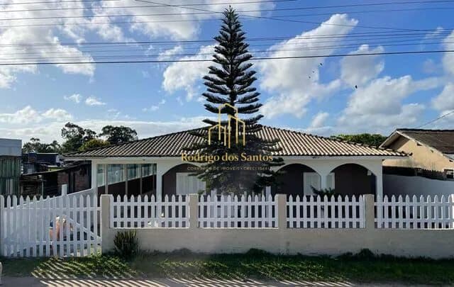 Ampla casa próxima a BR-101