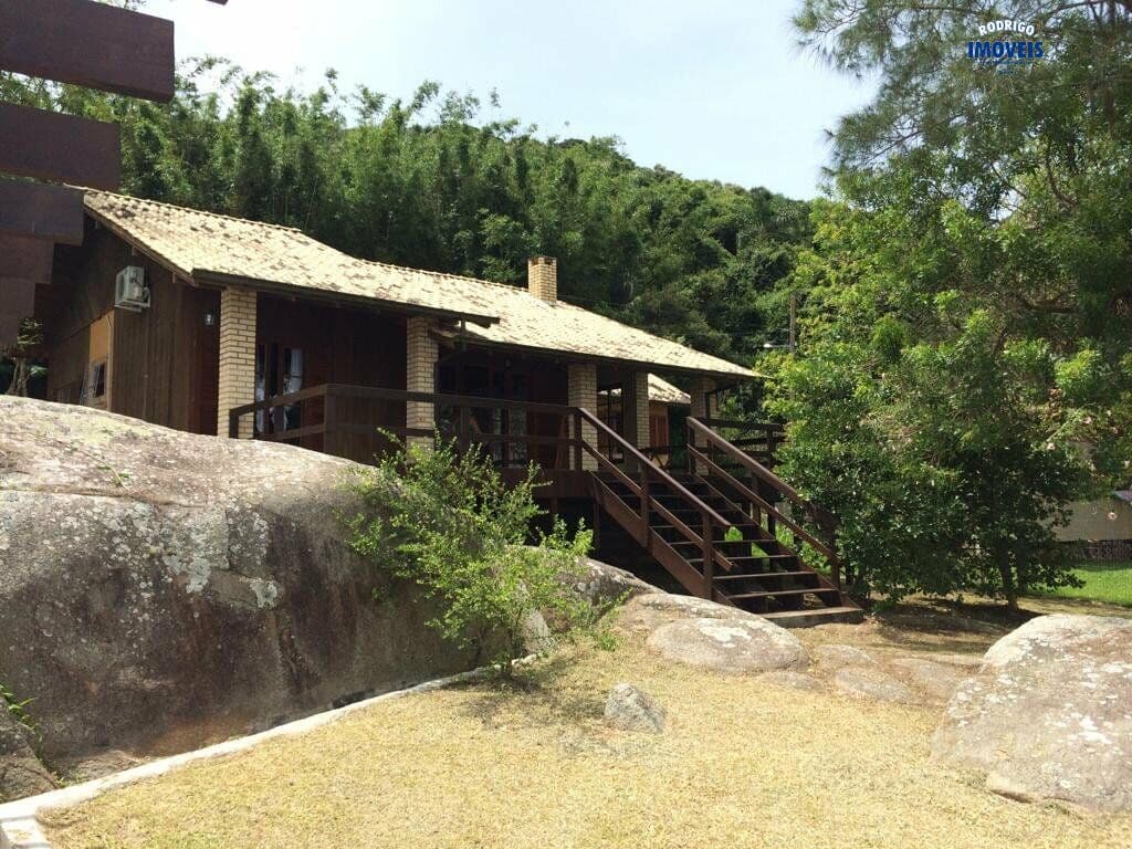 Casa Mista para Venda em Passagem da Barra Laguna-SC