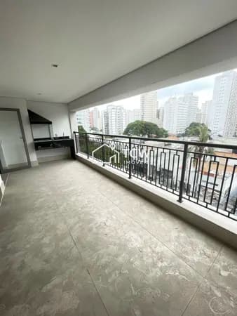 Apartamento à venda em Moema SP