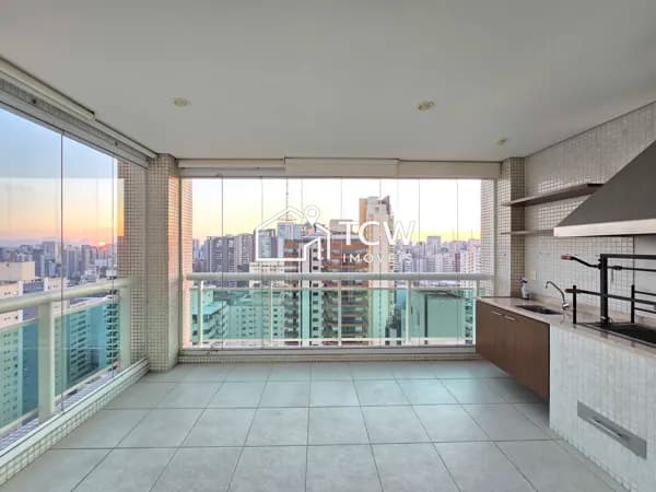 Apartamento 3 Suítes em Aclimação SP