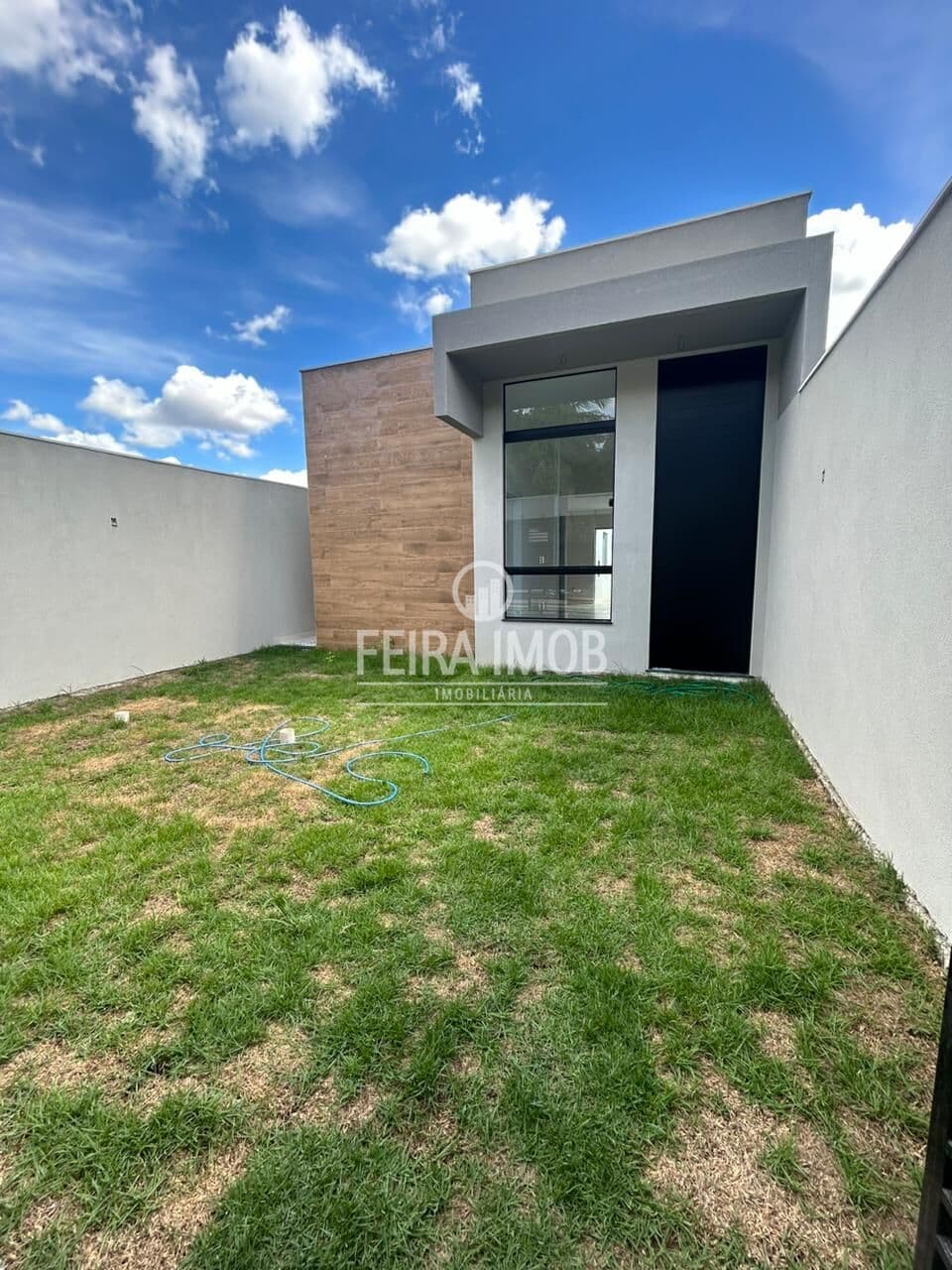 Casa de alto padrão com 3 suítes, sendo uma com closet