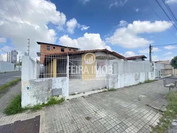 Casa de 3/4 com 2 suíte no centro