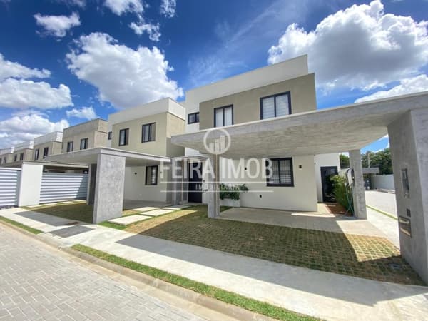 Casa de 4/4 sendo 3 suítes no sim - Condomínio Esmeralda Leste