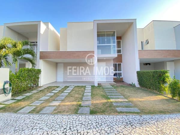 Casa 3 suítes em condomínio no bairro Sim