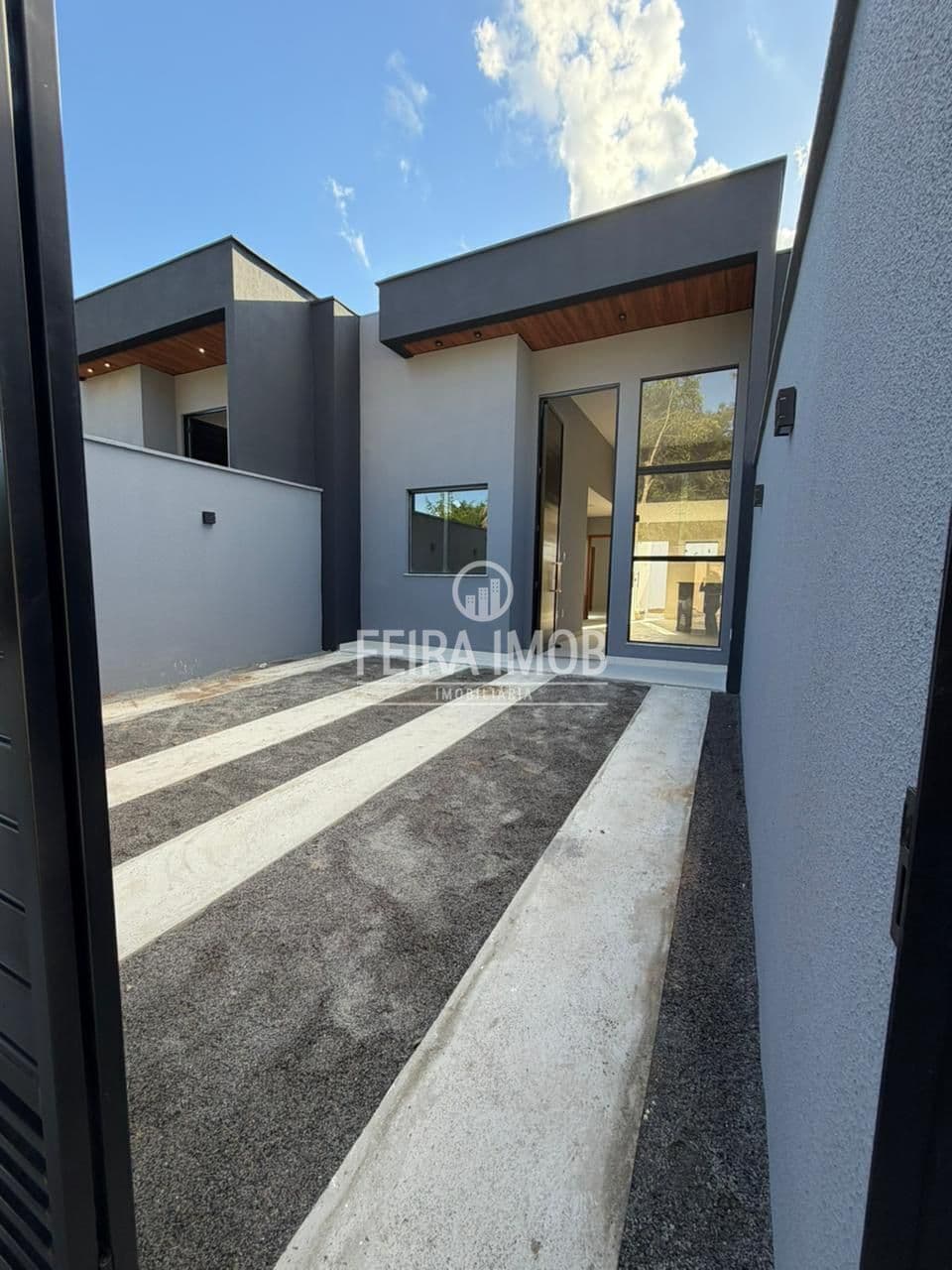 Casa 2/4 e 3/4 com Suíte à Venda no SIM – A 100m da Av. Nóide Cerqueira em Feira de Santana