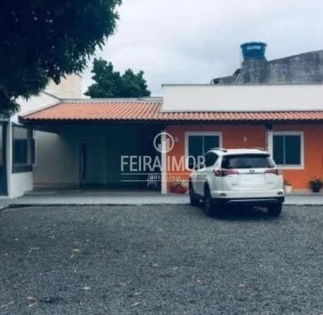 CASA A VENDA 4/4 SENDO 2 SUITES NO BAIRRO CAMPO LIMPO