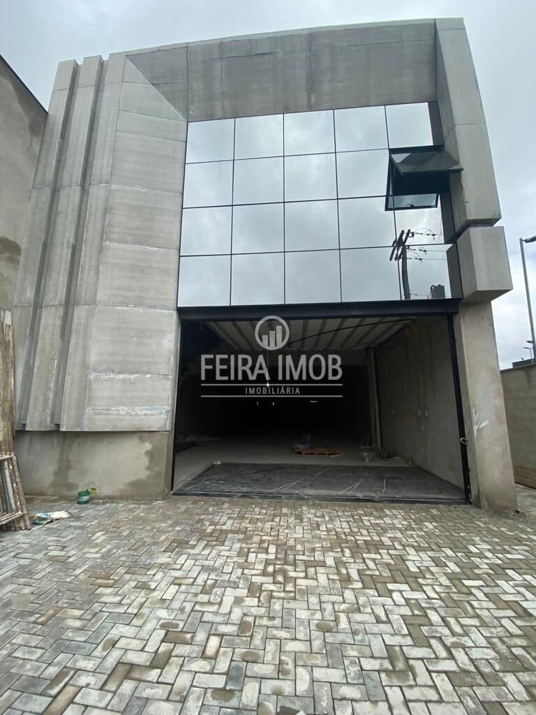 Galpão ao lado McDonald's
