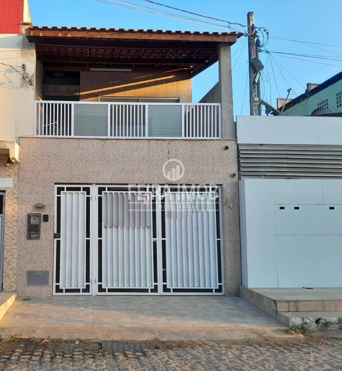 CASA DUPLEX 2/4 PARA FINS COMERCIAIS NA AVENIDA FRAGA MAIA