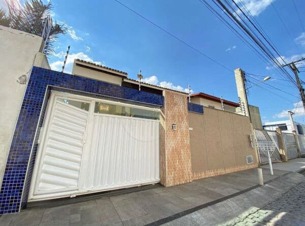 Casa 3 suíte com piscina - Brasília próximo a Senador Quintino