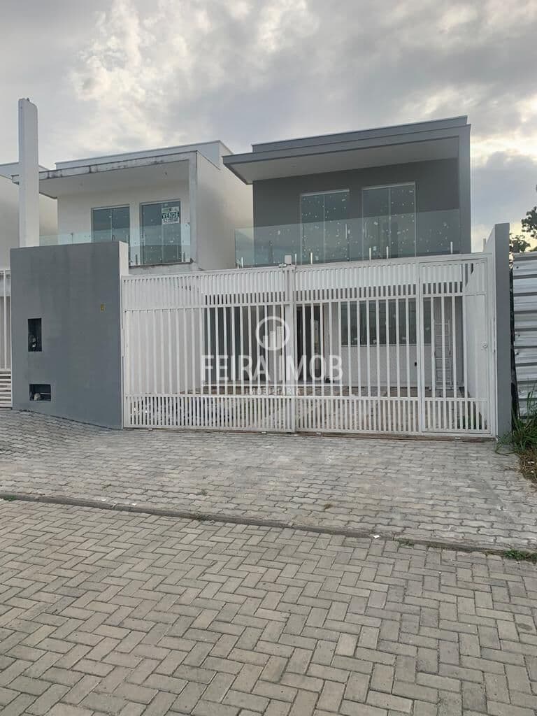 Casa Duplex 3/4 Sendo uma suíte master.