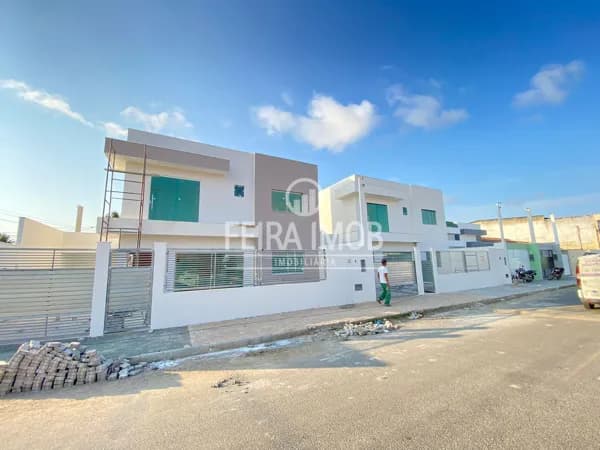 CASA DUPLEX 3/4 COM SUÍTE NO BAIRRO PARQUE IPE