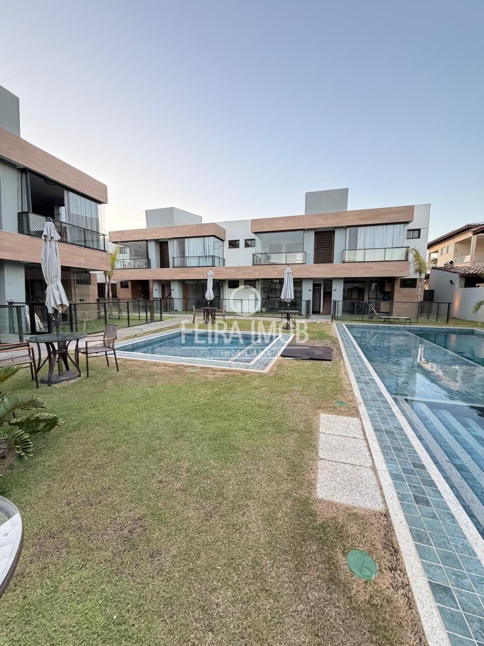 Apartamento Alto Padrão - Adamas Residencial - Guarajuba - 70mts da praia