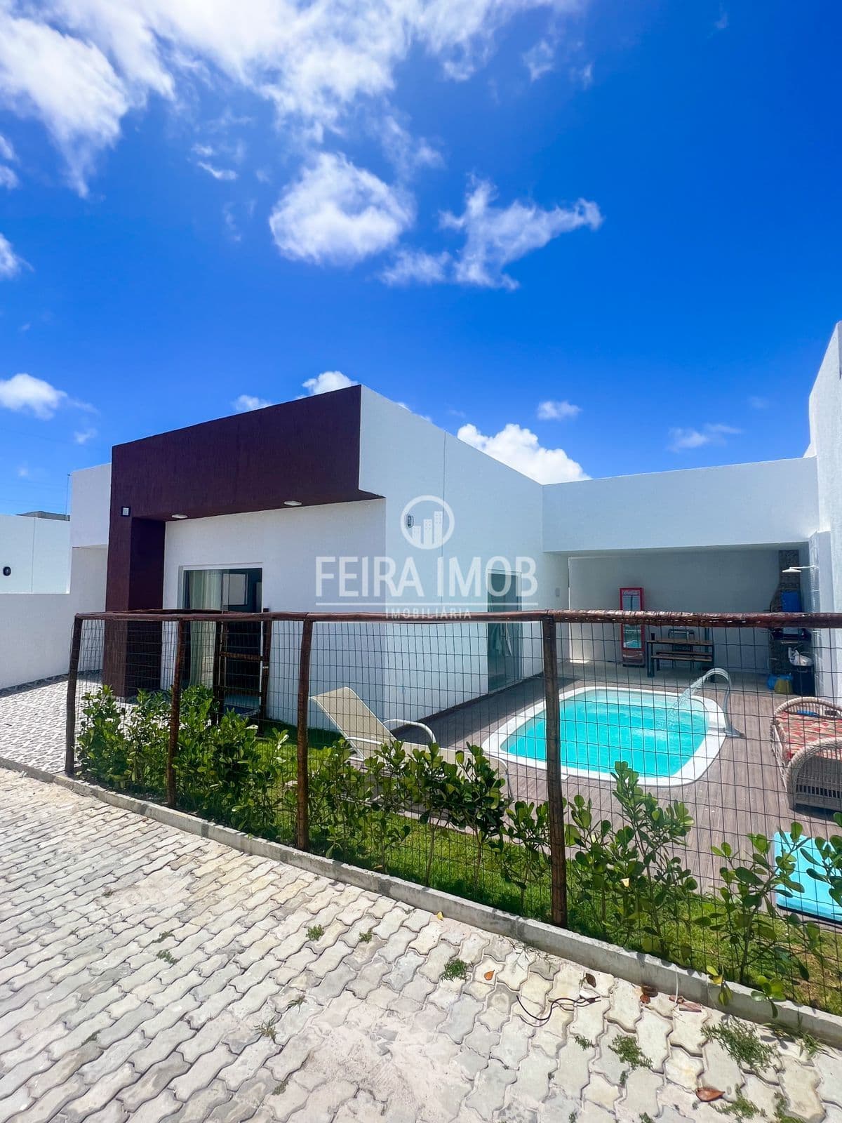 CASA EM CONDOMINIO 2/4 A VENDA EM AREMBEPE- BA