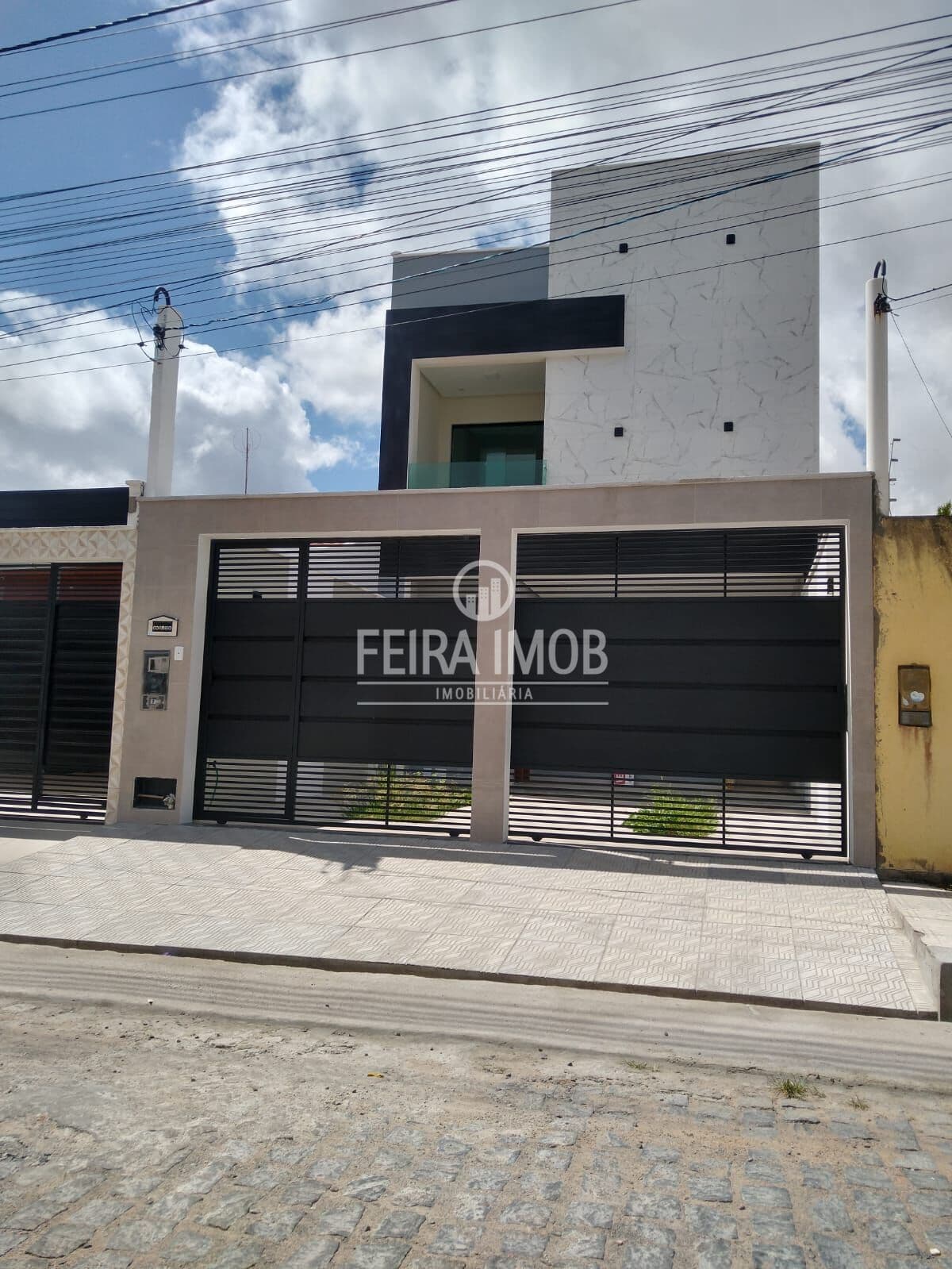 CASA DUPLEX 4/4 PROXIMO FRAGA MAIA