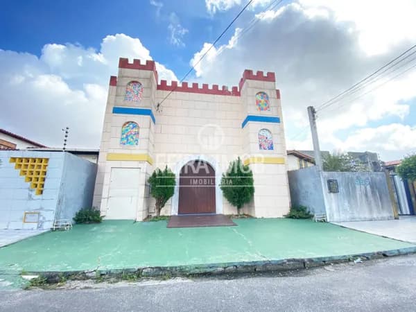 Galpão no Capuchinhos com 300 m²