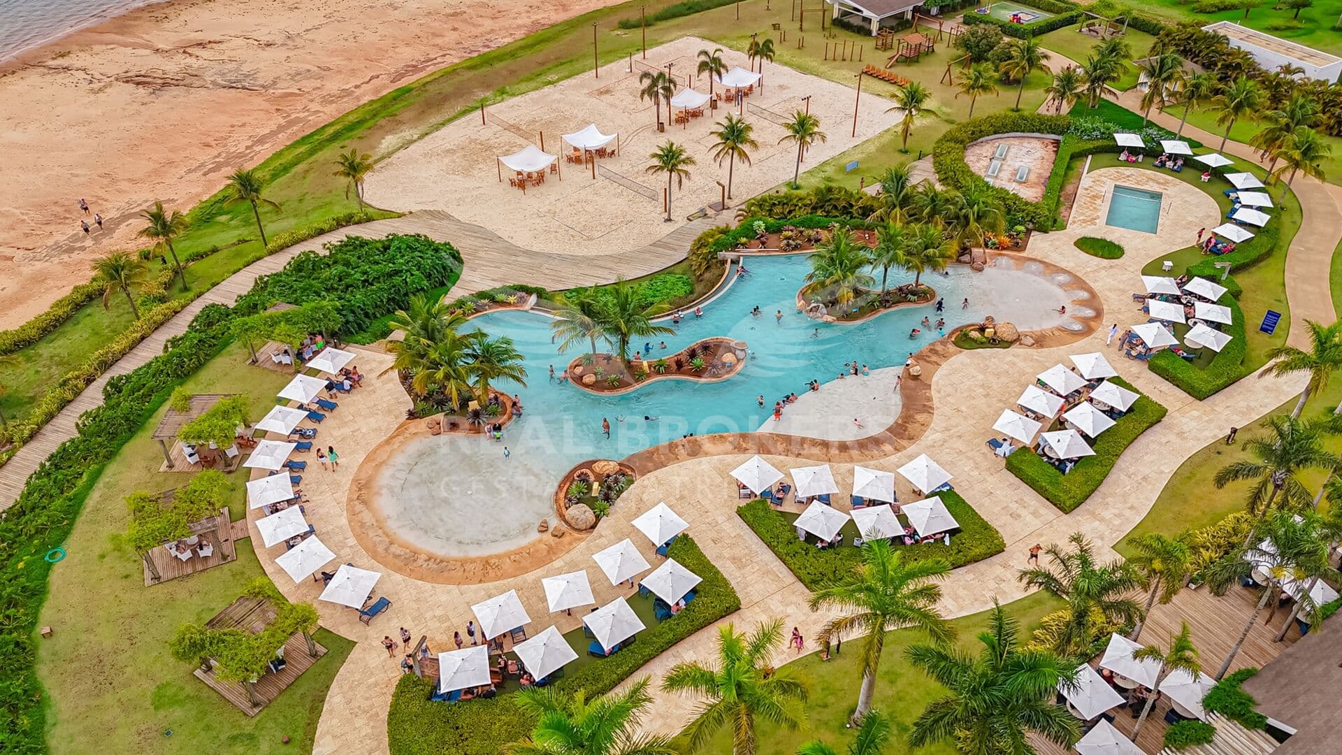 Lote residencial à venda no Riviera de Santa Cristina XIII próximo à represa