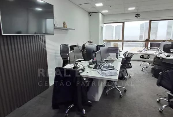 Sala comercial para venda em excelente localização de Alphaville