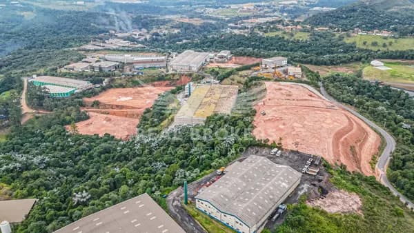 Terreno industrial à venda com platô pronto para indústrias em geral, incluindo indústrias químicas