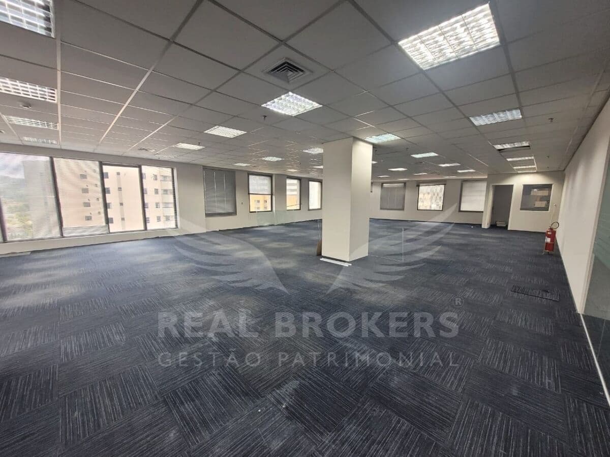 Sala comercial para locação com 340m²de área útil em Alphaville
