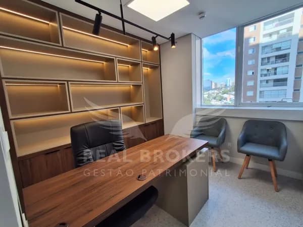 Sala Comercial Mobiliada para Locação com 56m² e Copa em Alphaville