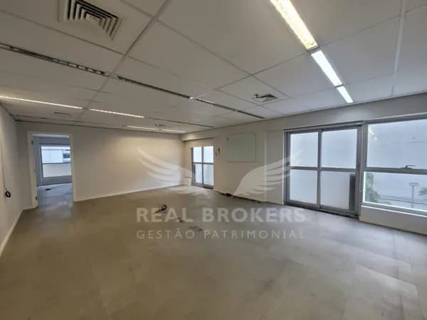 Sala comercial para locação com 288m² de área útil com recepção e copa em Alphaville