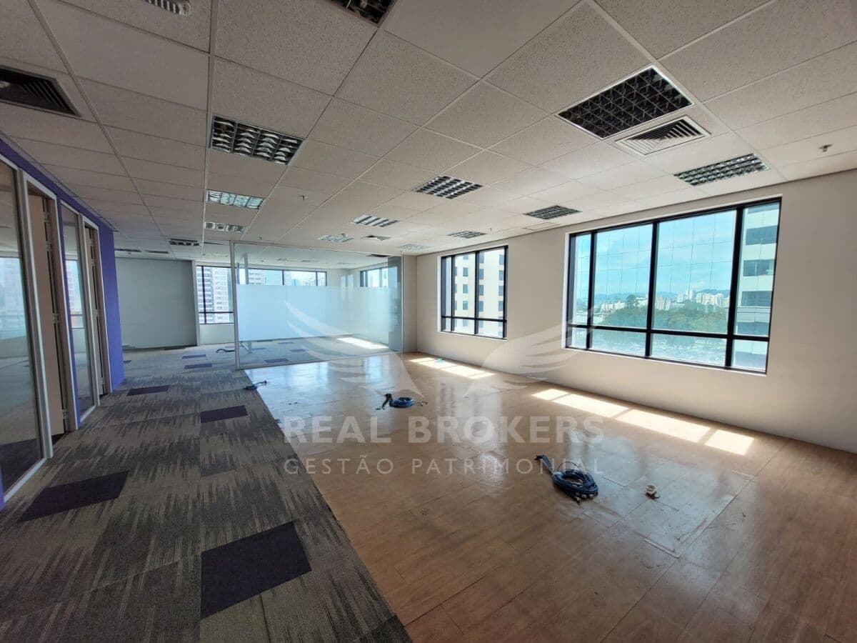Sala comercial à venda em Alphaville pronta com 292m² de área útil